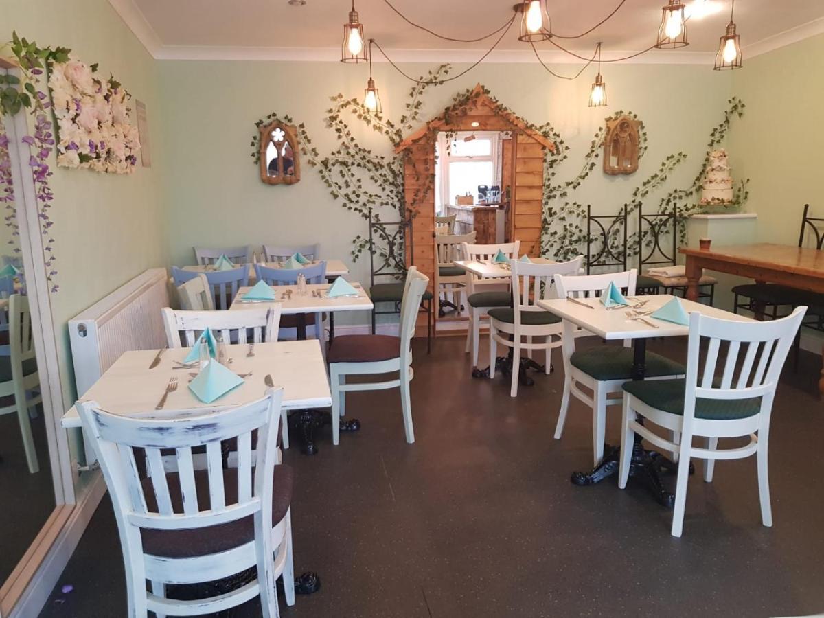 The Hawthornes Licensed Guest House Knottingley Экстерьер фото